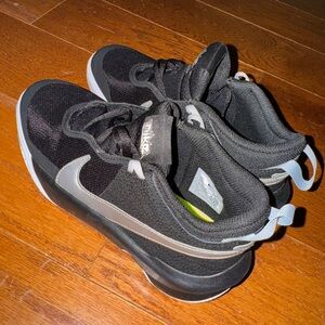 Nike Kids Black and Gray Sneakers